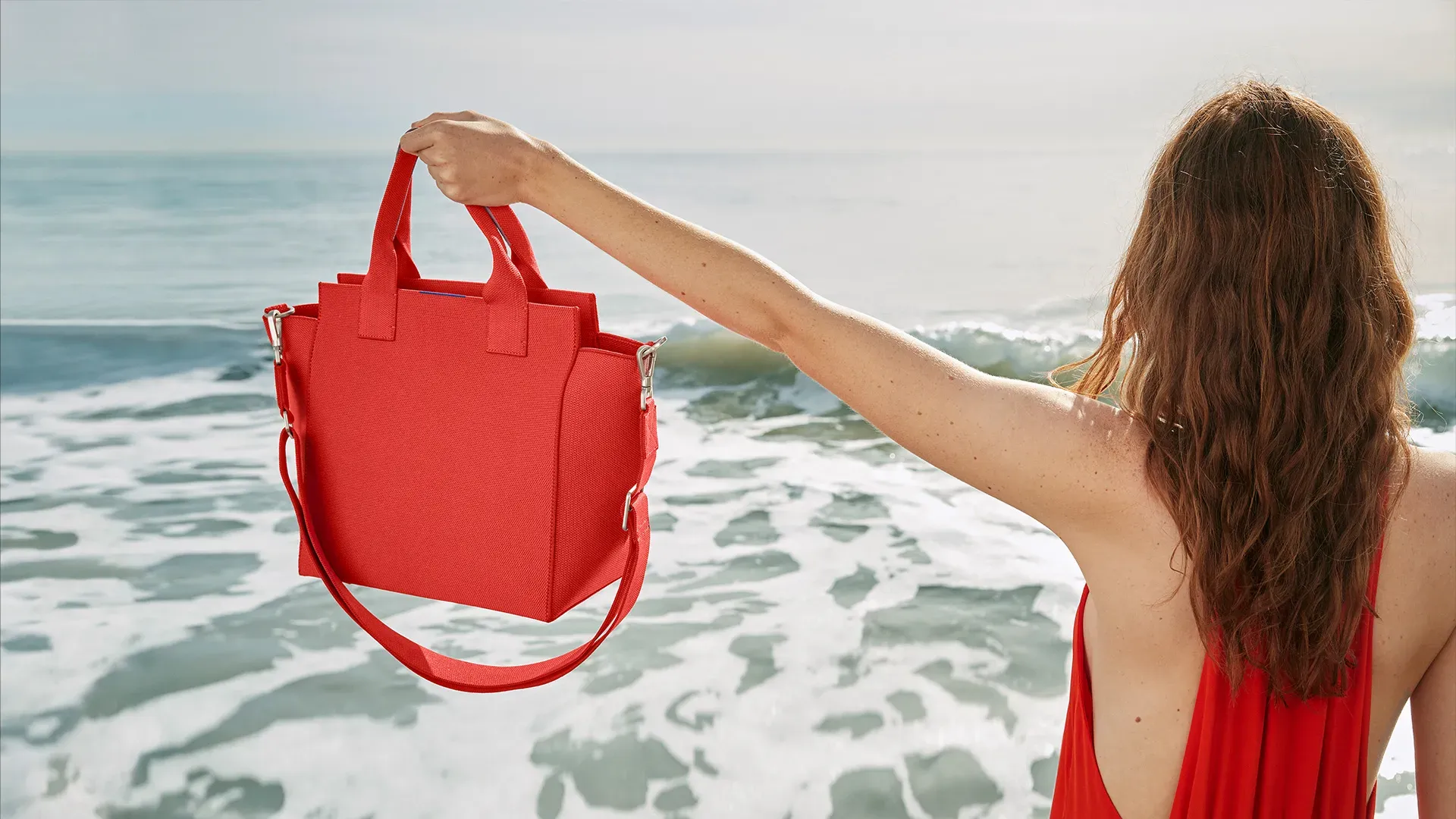 サスティナブル素材☆リバーシブル【ROTHY'S】サマー バッグ Rothy's Just Launched a Line of Machine-Washable Bags